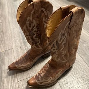 Shayne boots, size 7.5, only worn one time